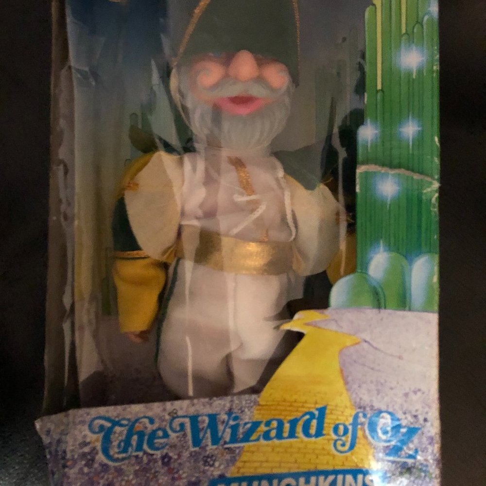 The Wizard of Oz 7" MUNCHKINS SOLDIER Doll 1988
